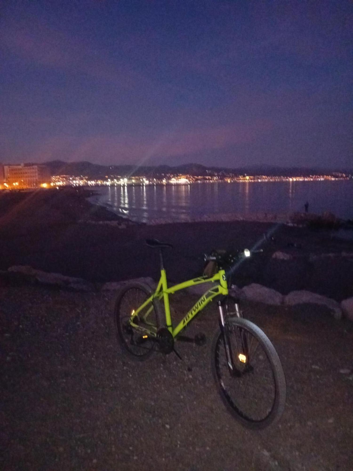 Apto a 5 min a pie de la playa Málaga Exterior foto